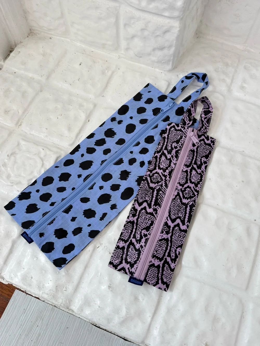 baggu go pouch set blue leopard + pink snakeskin